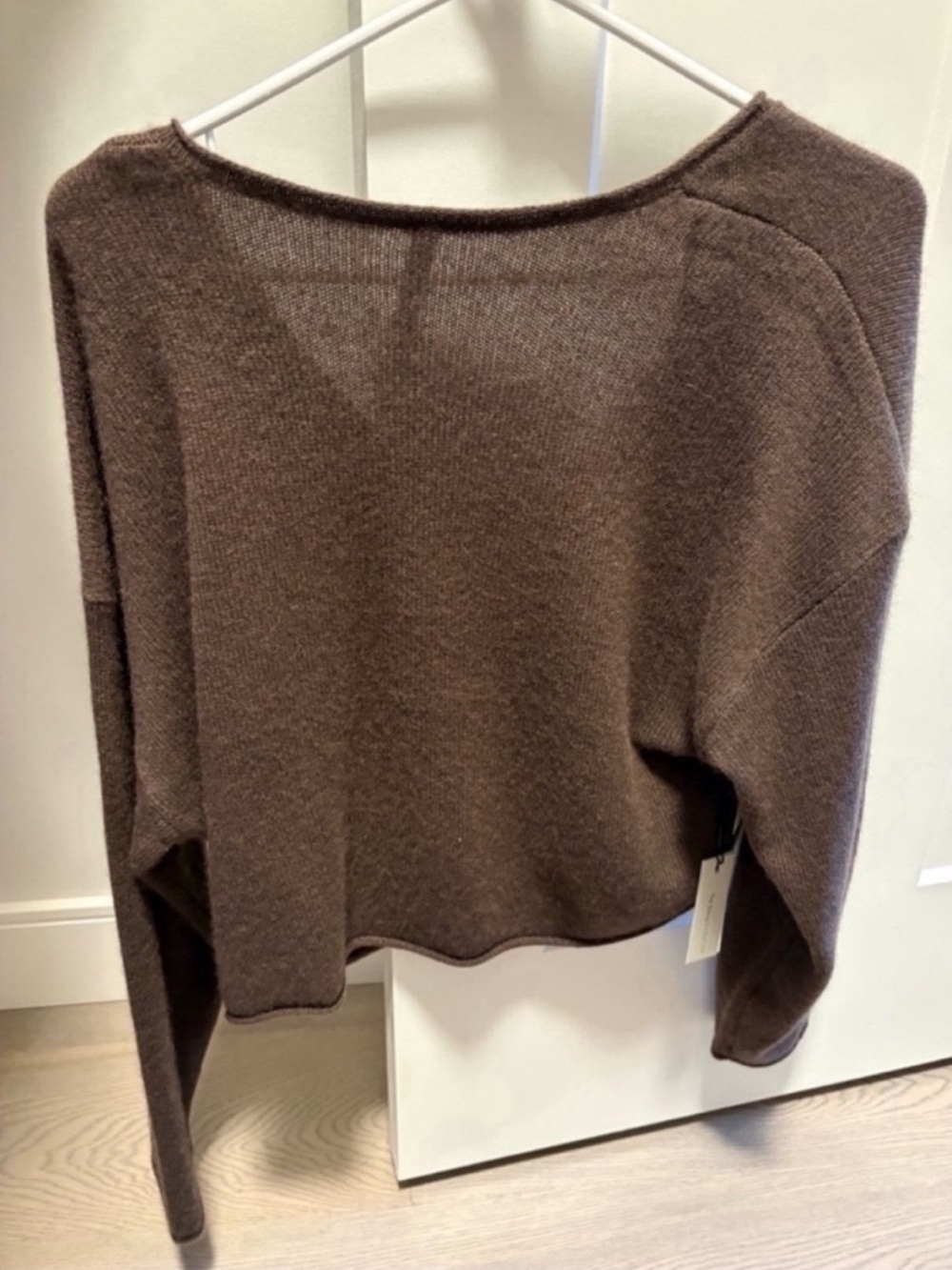 The Group by Babaton LUXE CASHMERE V-NECK SWEATER - Picture 8 of 10